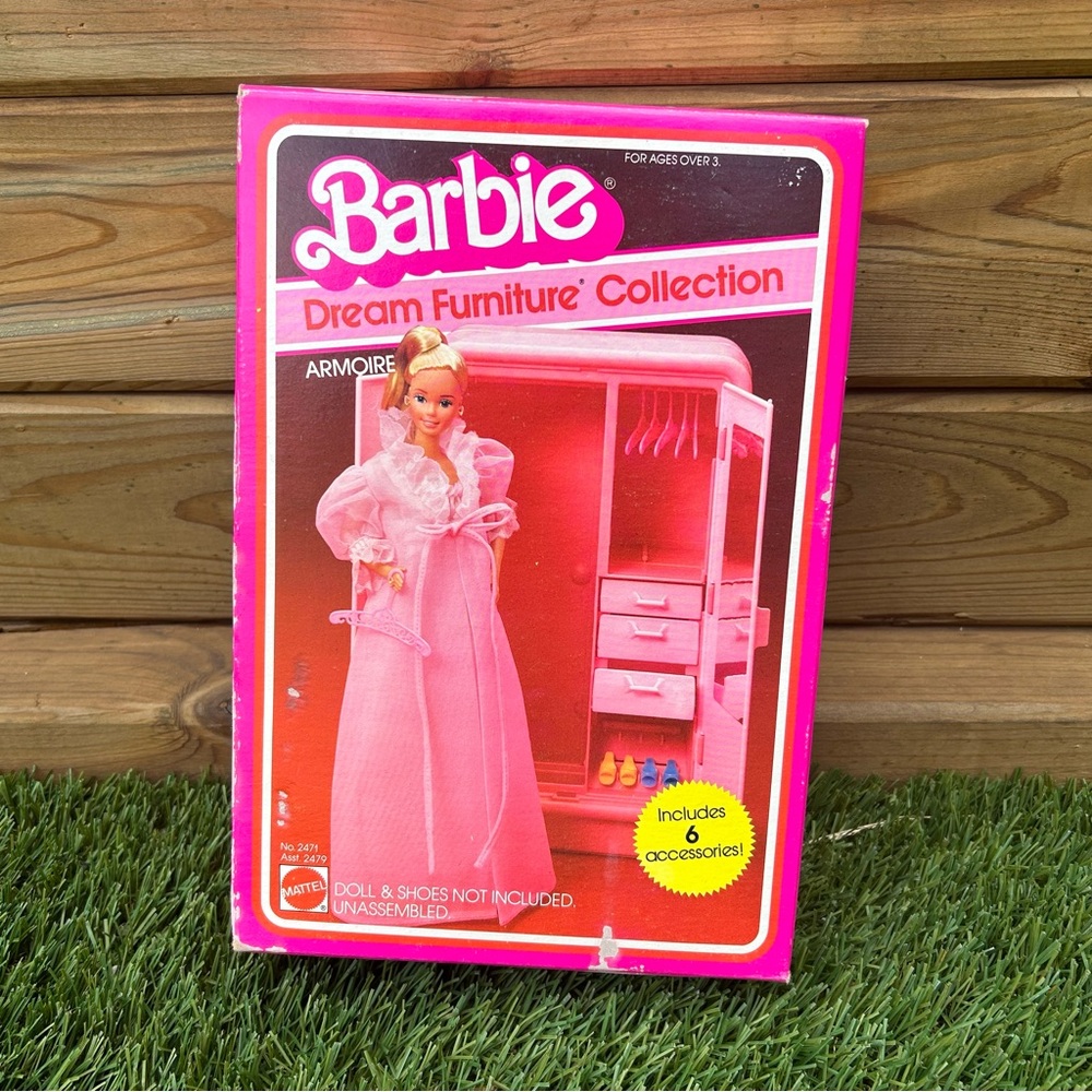 🔥VINTAGE 🔥RARE 🔥BARBIE still in packaging 1982